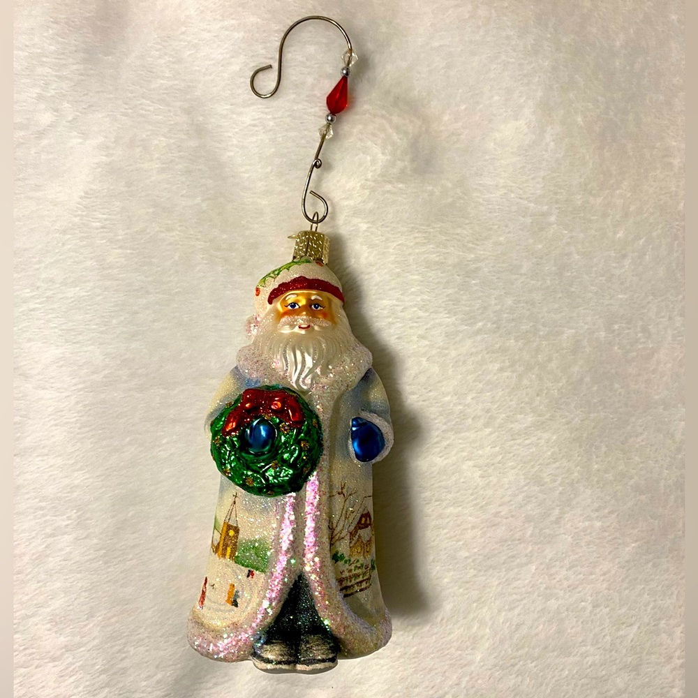 Old World Ornament - Santa Claus Holding a Wreath